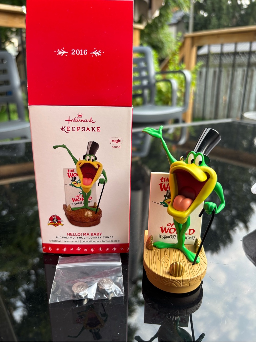 Hallmark 2016 Looney Tunes Michigan J. Frog "Hello! Ma Baby" Magic Sound Ornamen